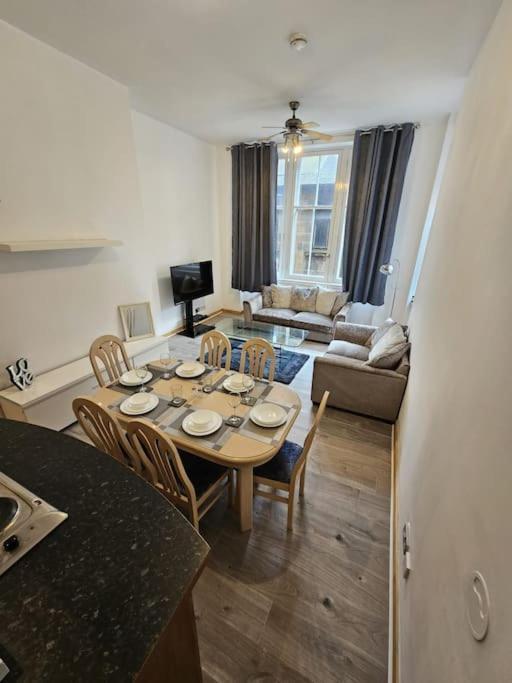 65 Renfield St 2 Bed Apartment Glasgow Buitenkant foto